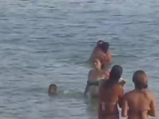 Casal fazendo sekso na praia rio das ostras-rj