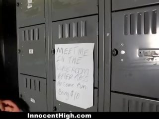 Innocenthigh - estudante fica apanhada a chupar peter para dinheiro